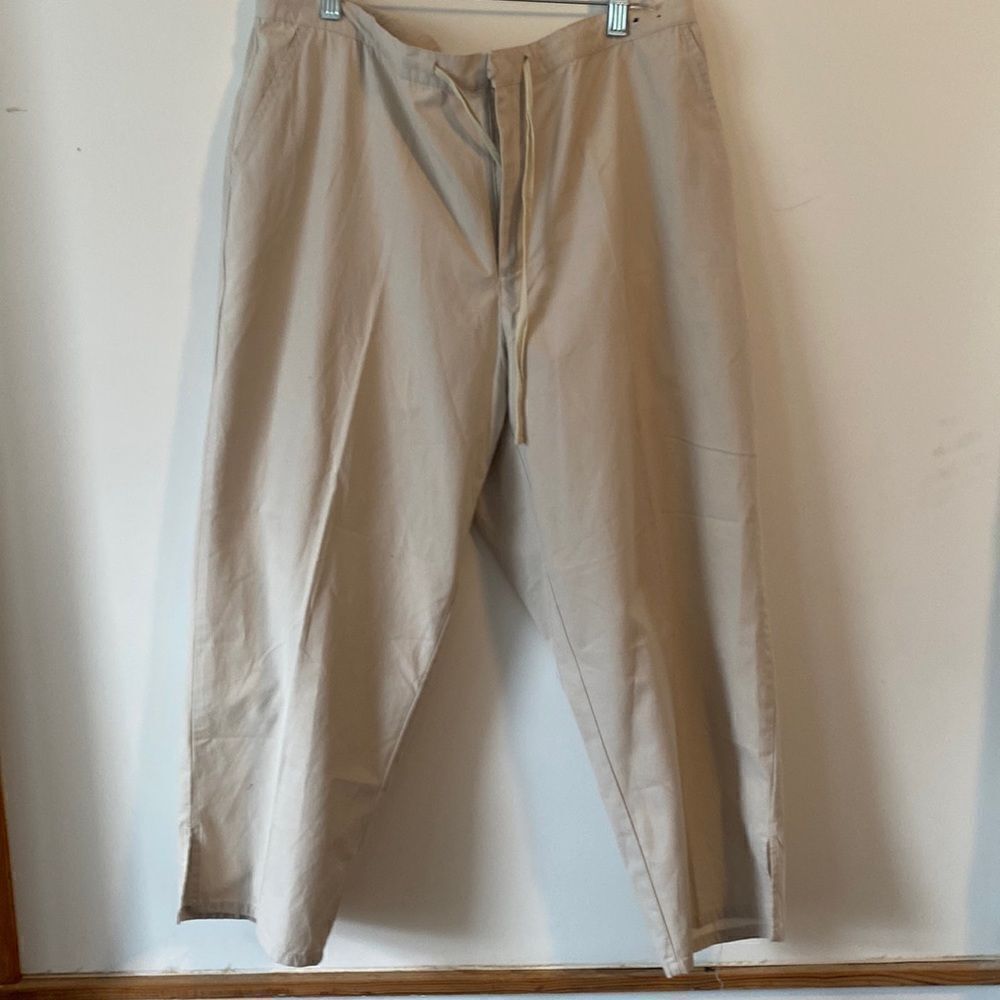 Venezia Jeans Clothing Khaki drawstring capris, size 14/16